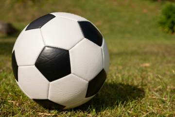 16次传球全部成功，C罗是上半场唯一传球成功率100%的球员（配图示意）